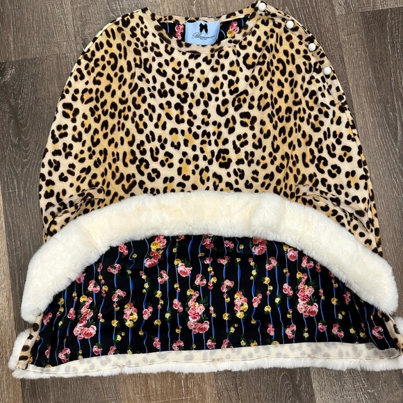 * Made from real fox fur.
* Used like new. Excellent condition. - Picture 4 of 4